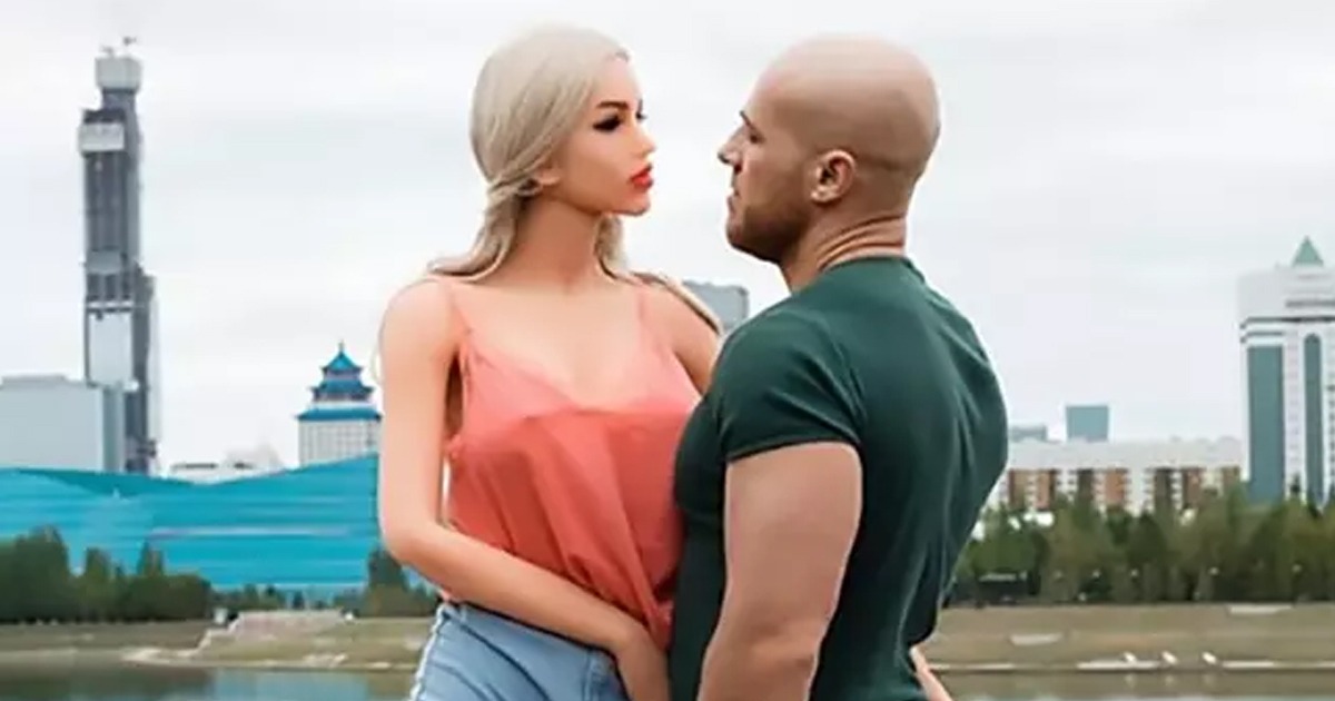 bodybuilder who married sex doll Poh Reta | Yuri Tolochko is a Kazakh bodybuilder who publicly claimed to  have married a sex doll named Margo in 2020 during a ceremony with  guests