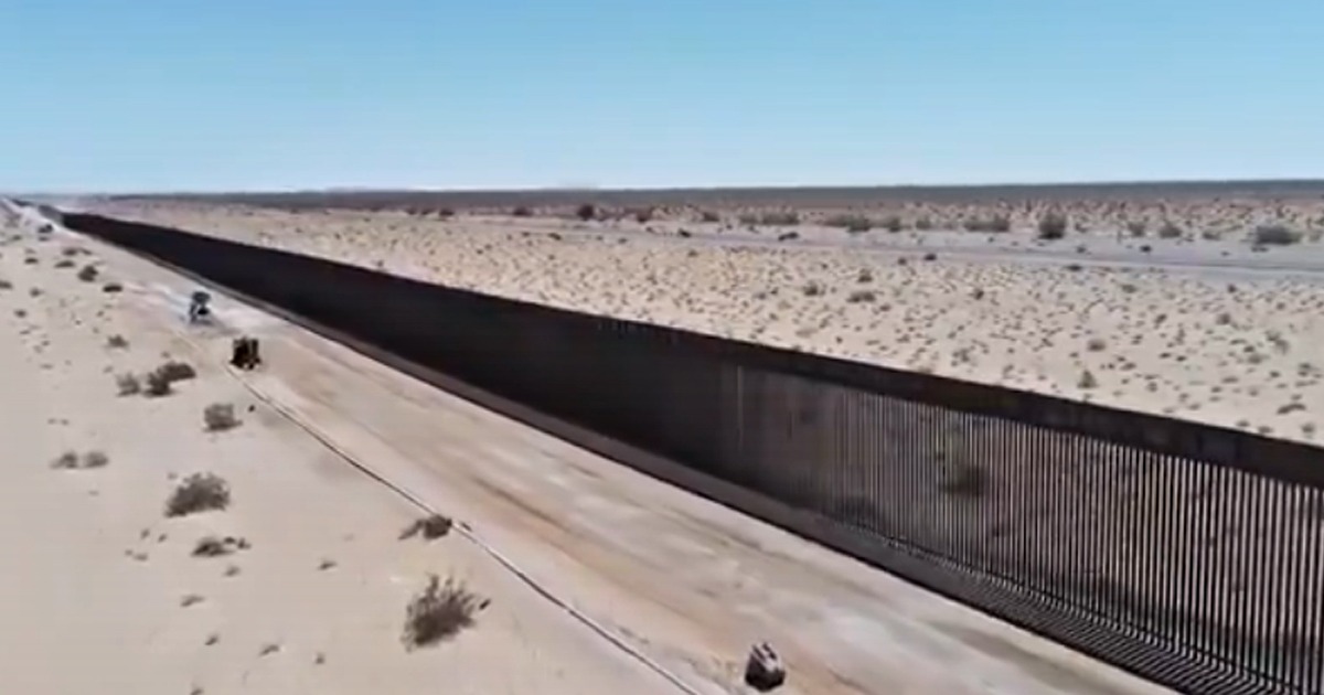 VIDEO: Border Patrol Unveils 60 Miles of New Border Wall With Drone ...