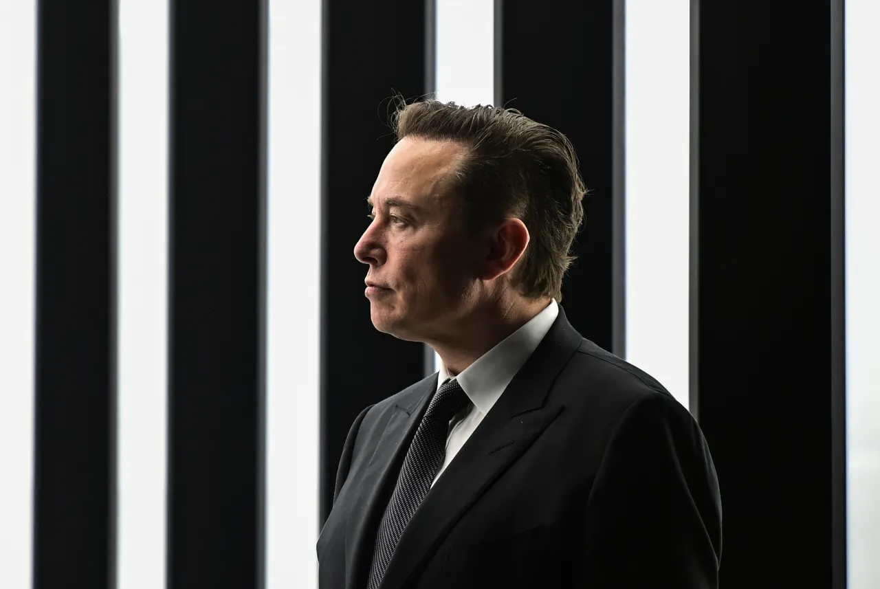 'Unreadable Diarrhea': Elon Musk Mocks The New York Times, Takes Away ...